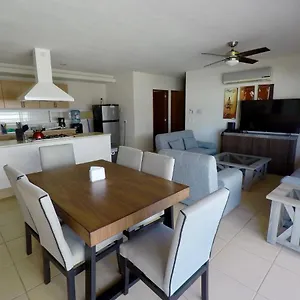 3 Bedroom At La Joya Zone Apartment